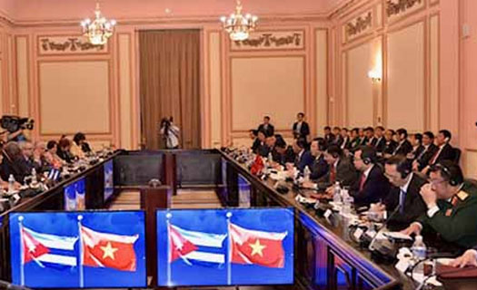 Hội đàm cấp cao Quốc hội Việt Nam-Cuba, Việt Nam tặng Cuba 5000 tấn gạo
